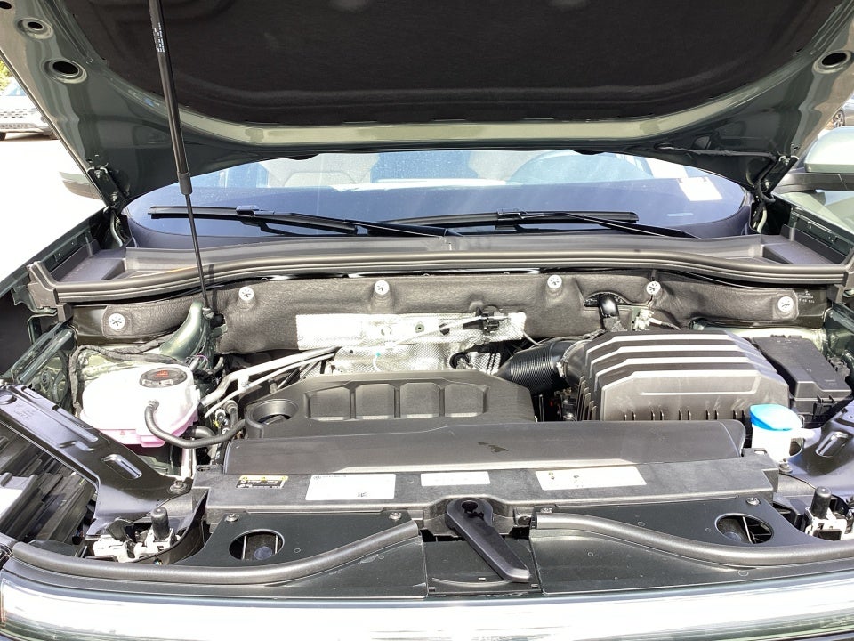 2026 Volkswagen Atlas Cross Sport SE with Technology