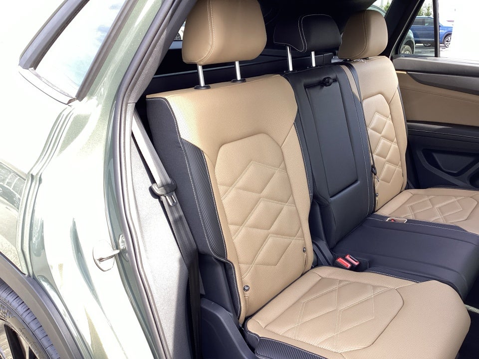 2026 Volkswagen Atlas Cross Sport SE with Technology