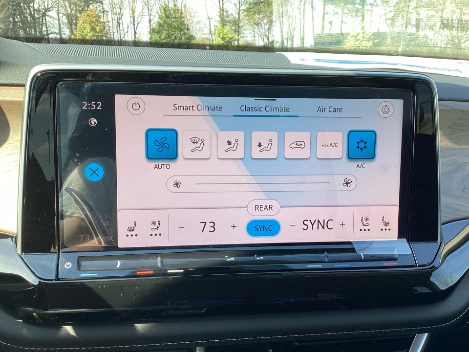 2026 Volkswagen Atlas SE with Technology