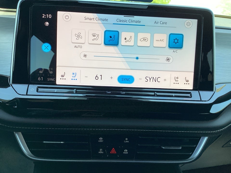 2026 Volkswagen Atlas Cross Sport SE with Technology