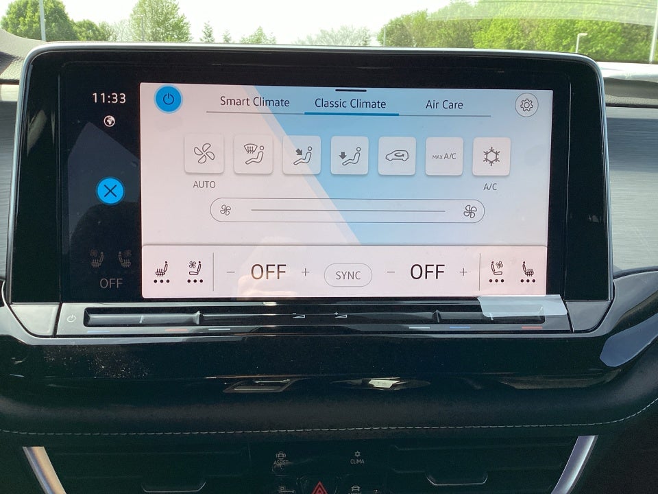 2026 Volkswagen Atlas Cross Sport SE with Technology