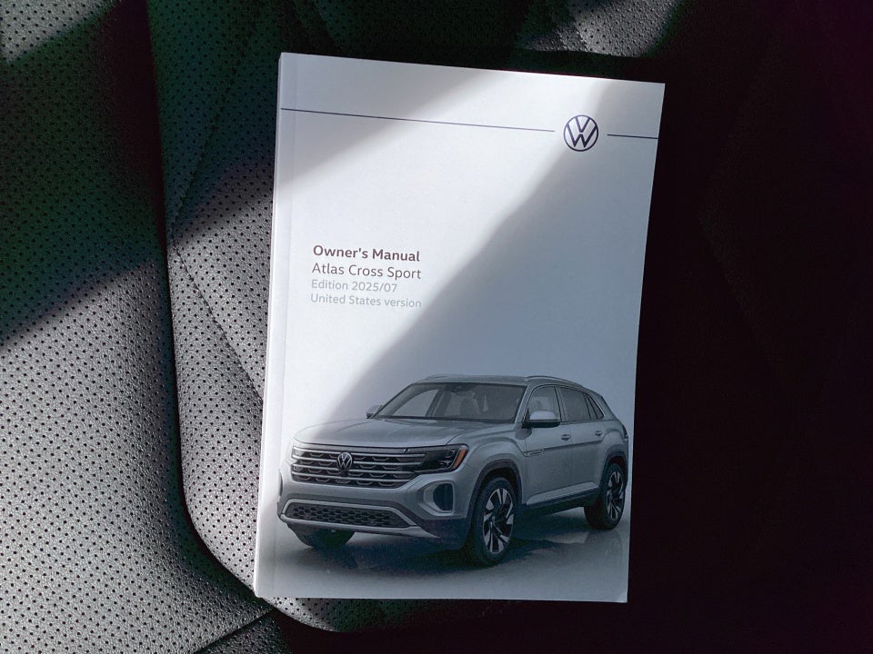 2026 Volkswagen Atlas Cross Sport SE with Technology