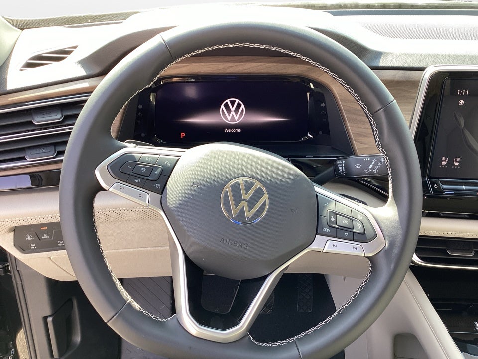 2026 Volkswagen Atlas SE with Technology