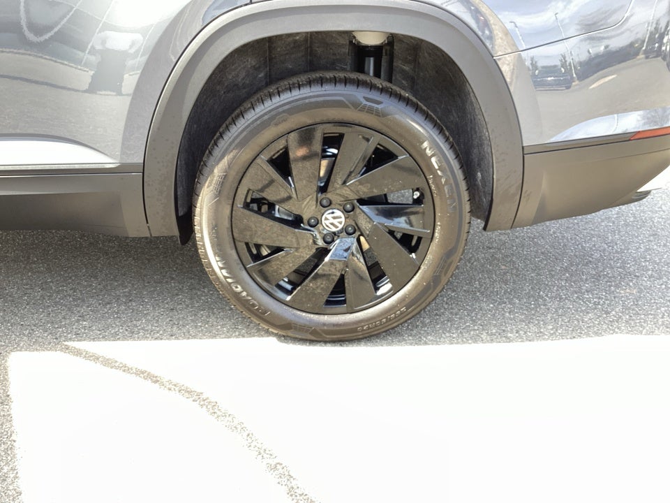 2026 Volkswagen Atlas SE with Technology