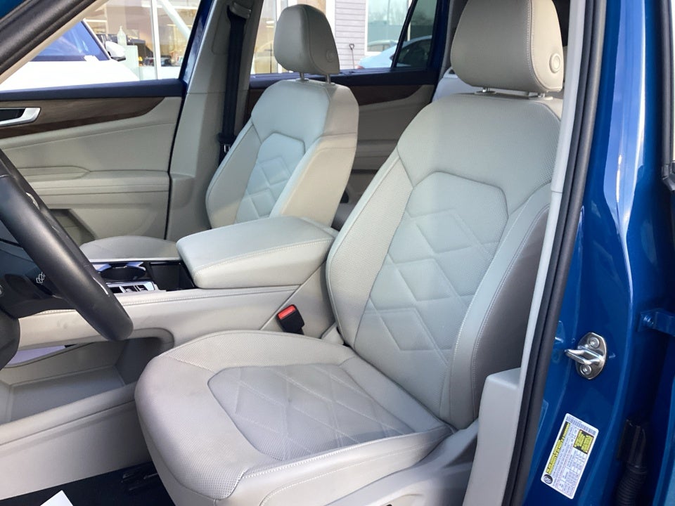 2025 Volkswagen Atlas 2.0T SE w/Technology