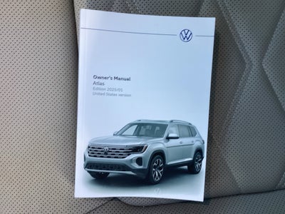 2025 Volkswagen Atlas 2.0T SE w/Technology