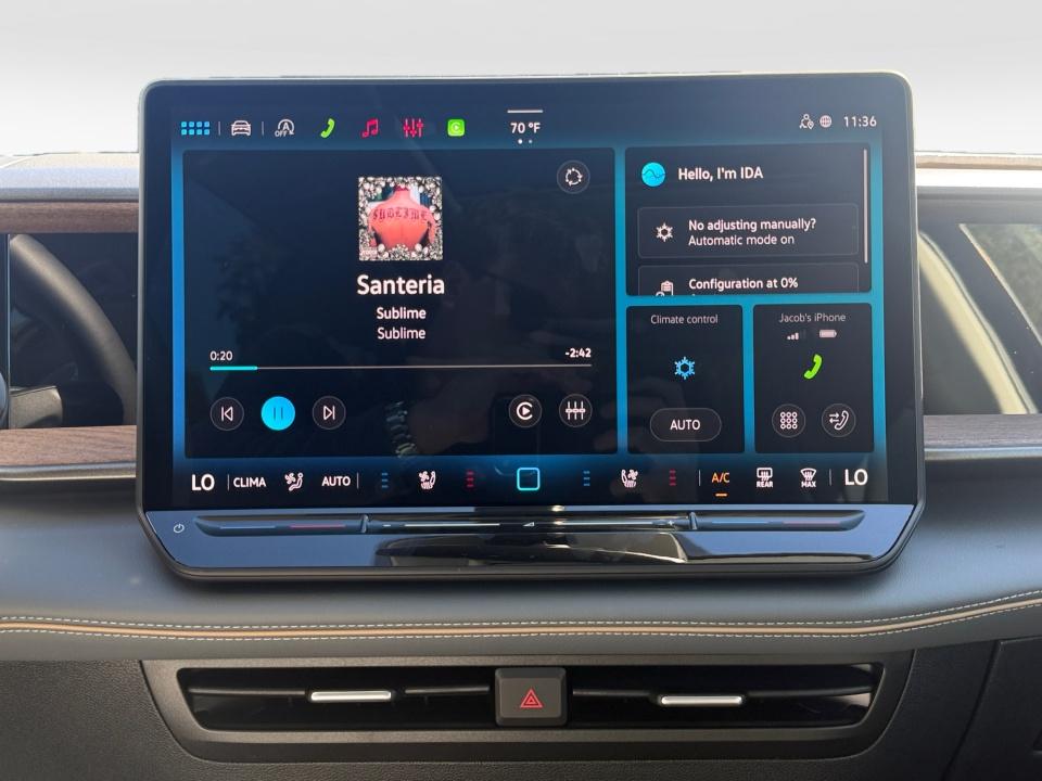 2027 Volkswagen Atlas SE w/Technology