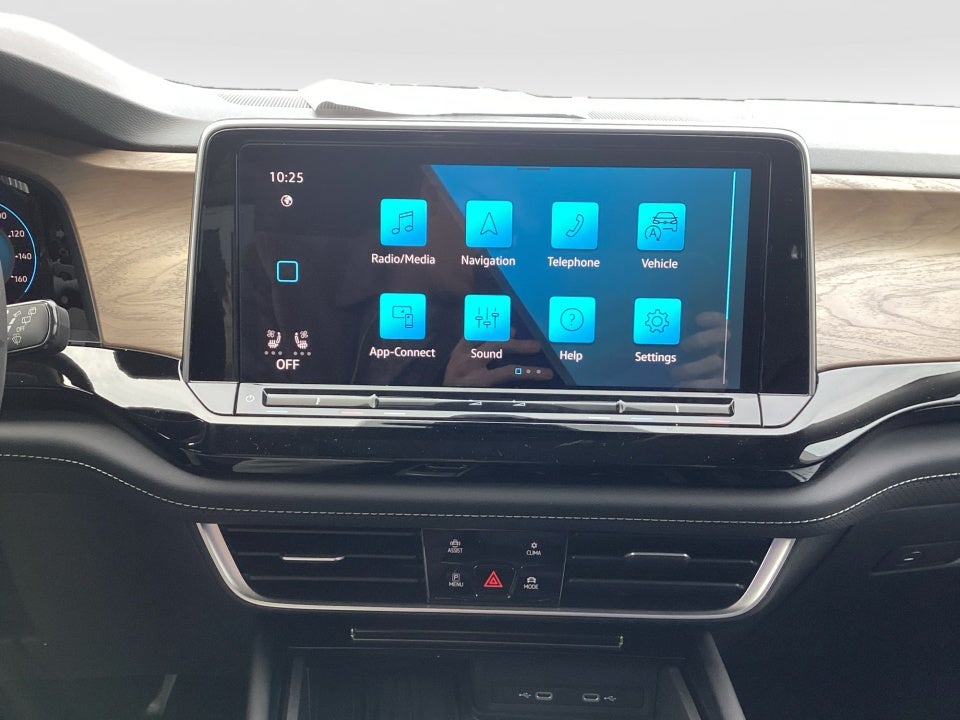 2026 Volkswagen Atlas SE with Technology