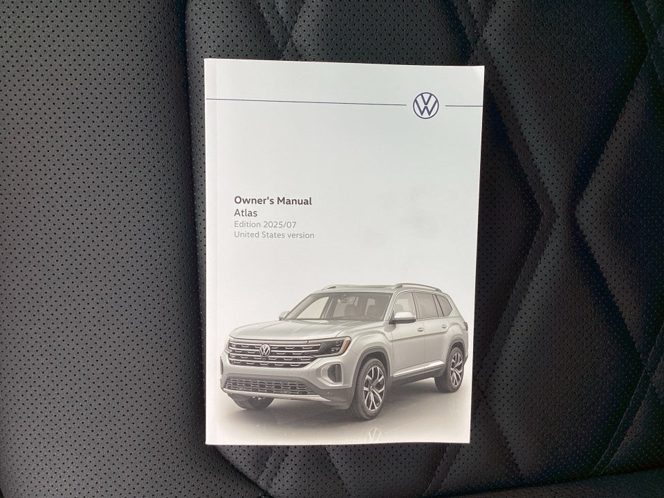 2026 Volkswagen Atlas SE with Technology