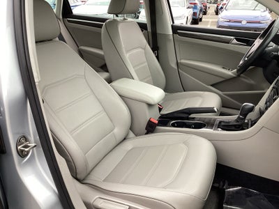 2018 Volkswagen Passat 2.0T SE