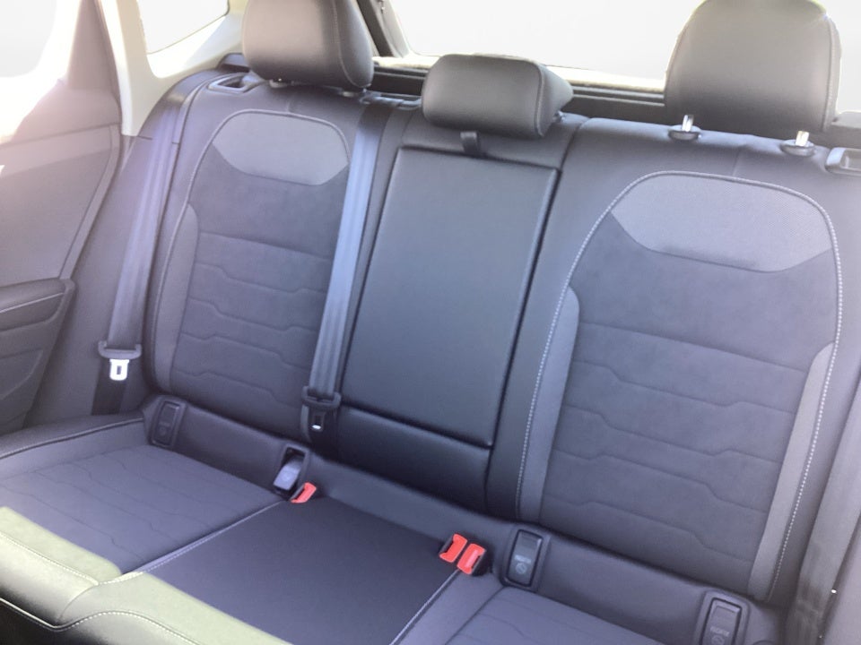 2026 Volkswagen Taos SE Black