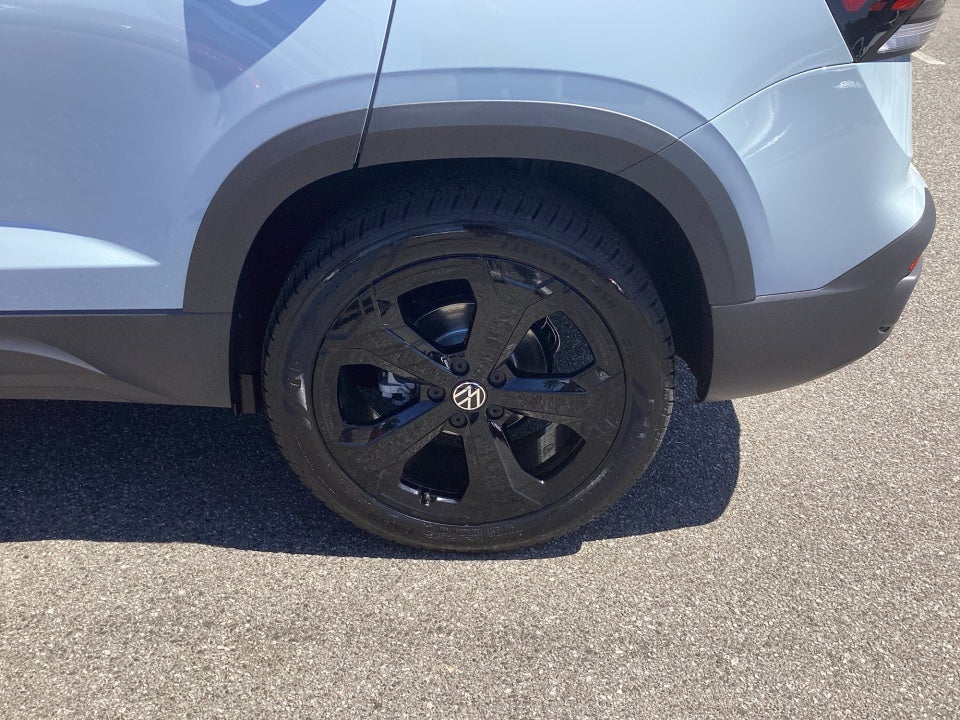 2026 Volkswagen Taos SE Black