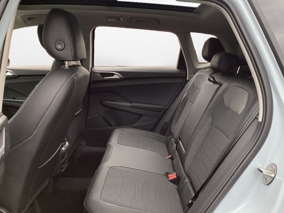 2026 Volkswagen Taos SE Black