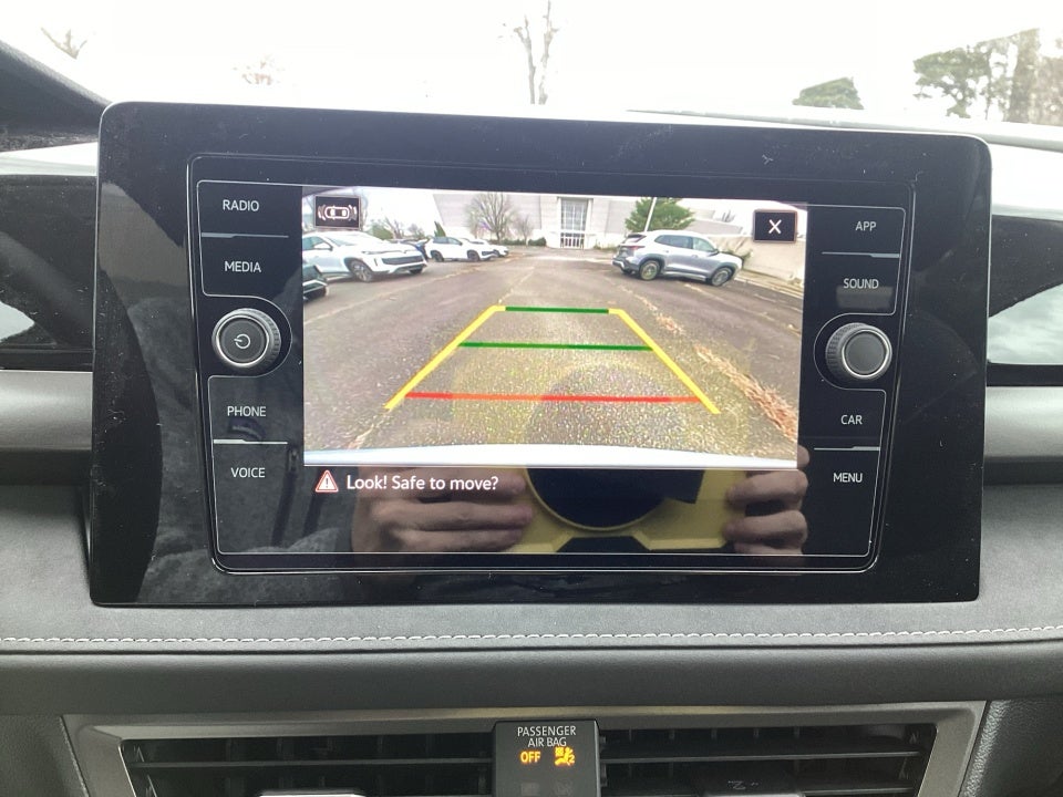 2026 Volkswagen Taos SE Black