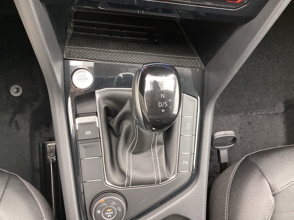 2026 Volkswagen Taos SE Black