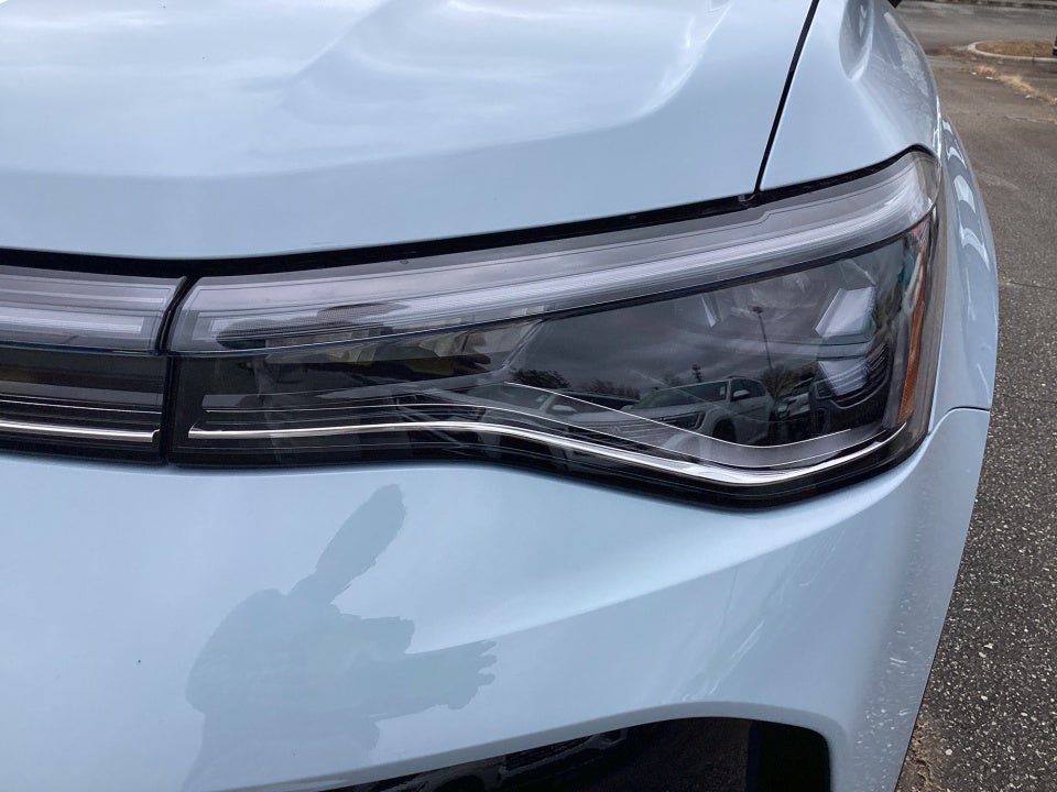 2026 Volkswagen Taos SE Black