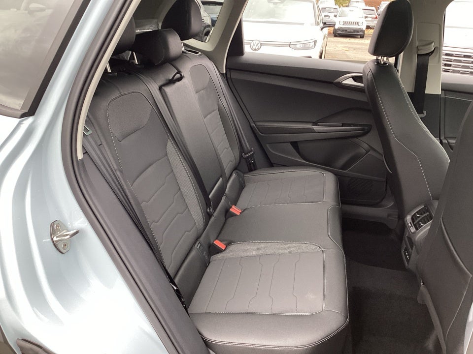 2026 Volkswagen Taos SE Black