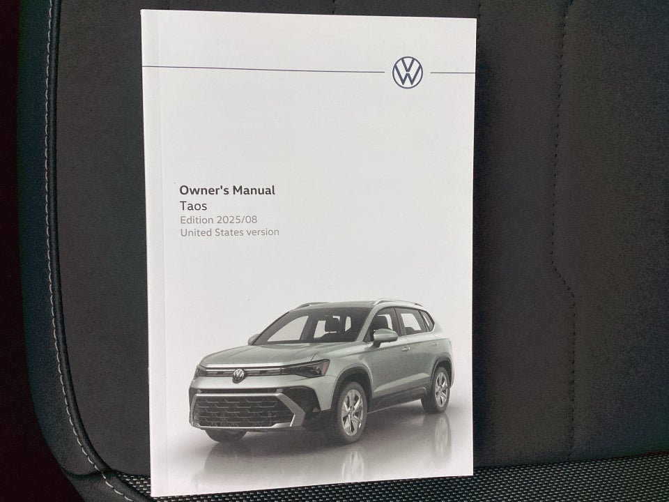 2026 Volkswagen Taos SE Black