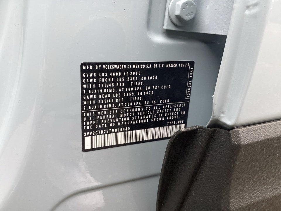 2026 Volkswagen Taos SE Black