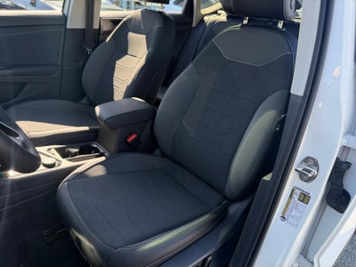 2027 Volkswagen Taos SE Black
