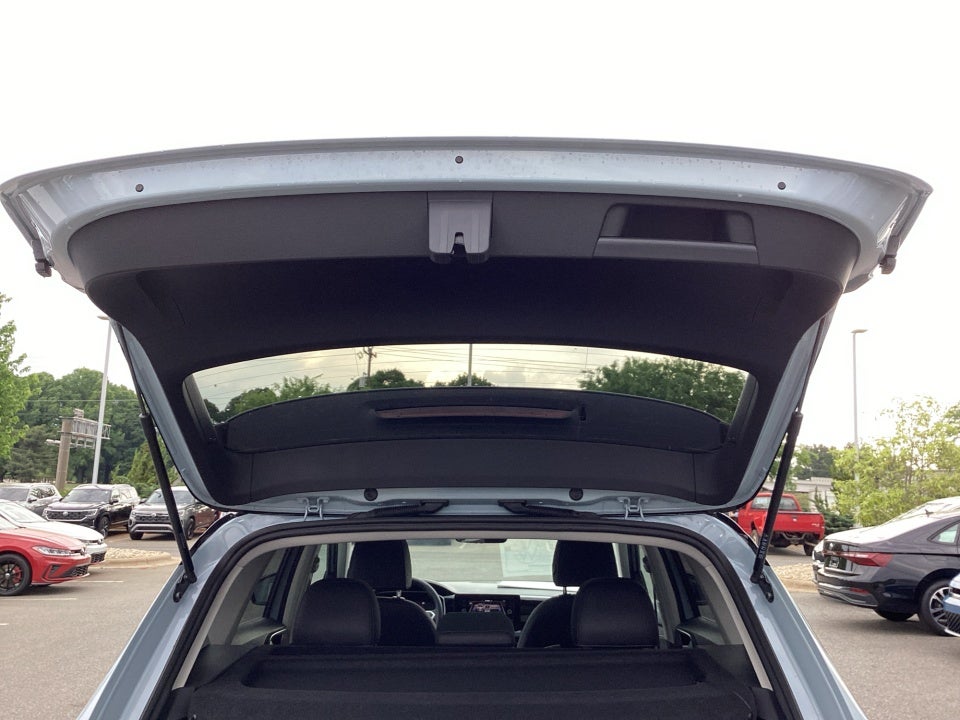 2026 Volkswagen Taos SE Black