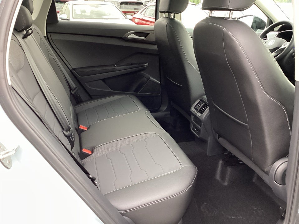 2026 Volkswagen Taos SE Black