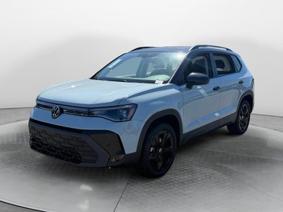 2027 Volkswagen Taos SE Black