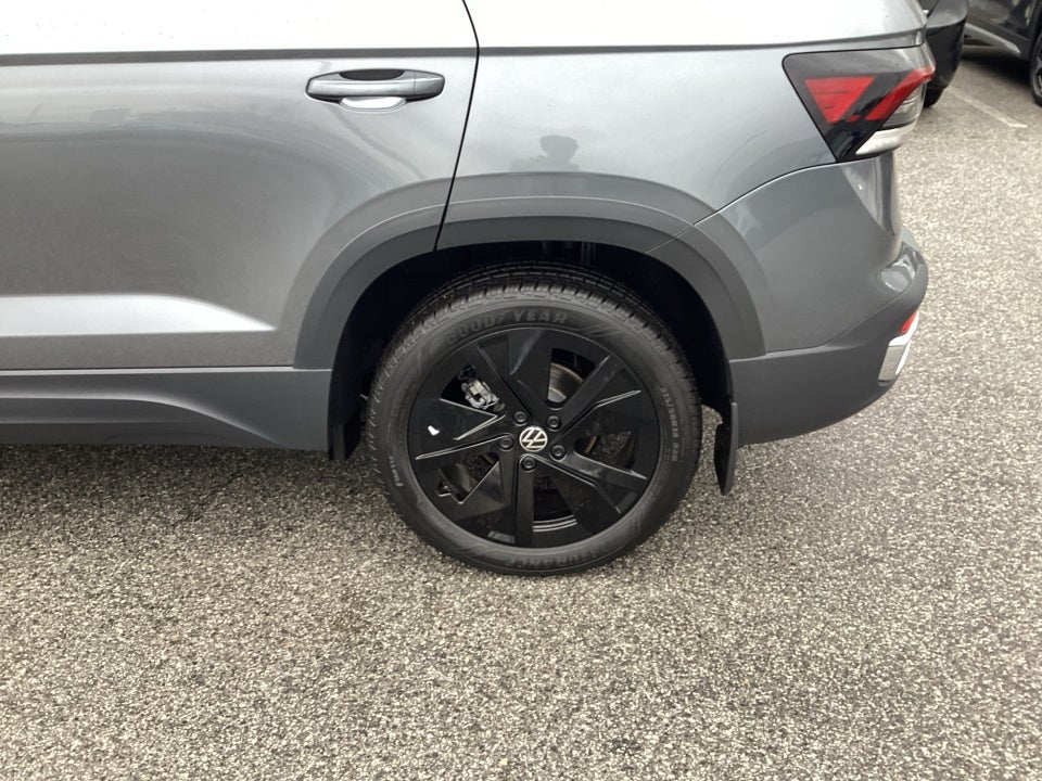 2026 Volkswagen Taos SE