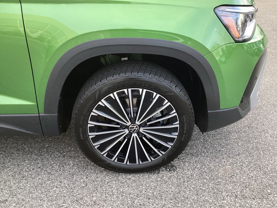 2026 Volkswagen Taos SE