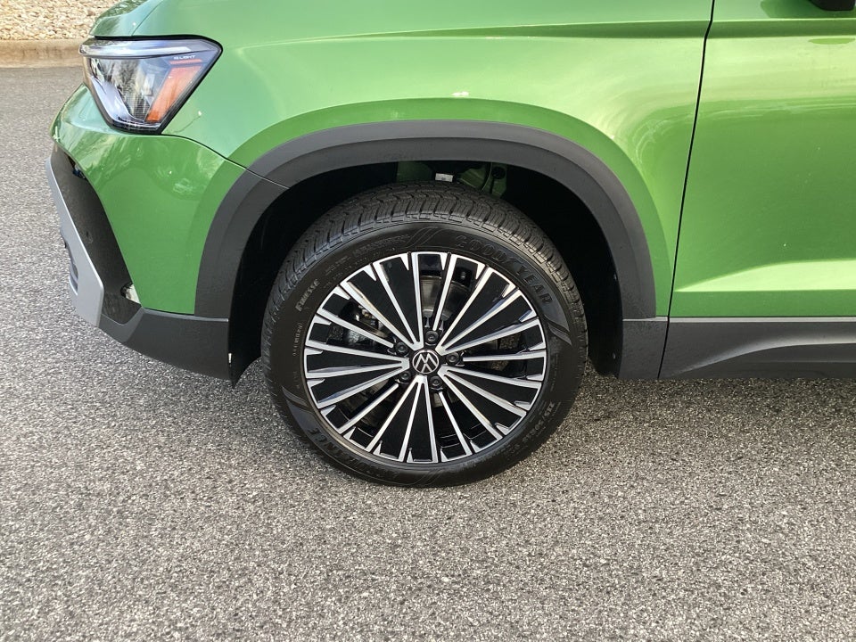 2026 Volkswagen Taos SE