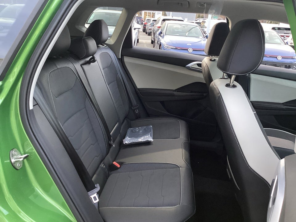 2026 Volkswagen Taos SE