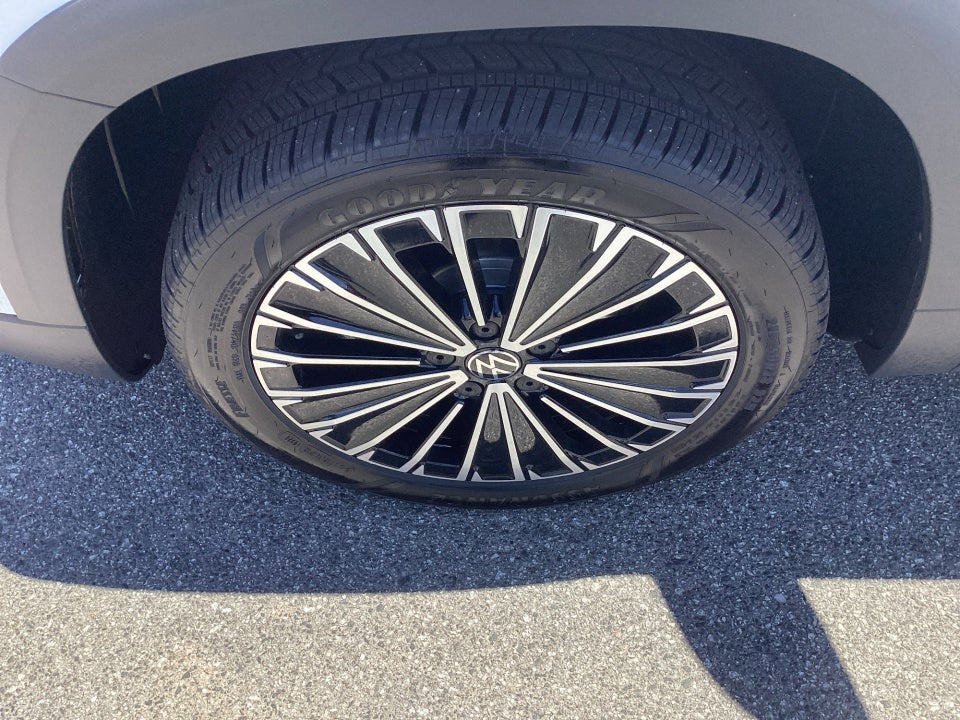2026 Volkswagen Taos SE