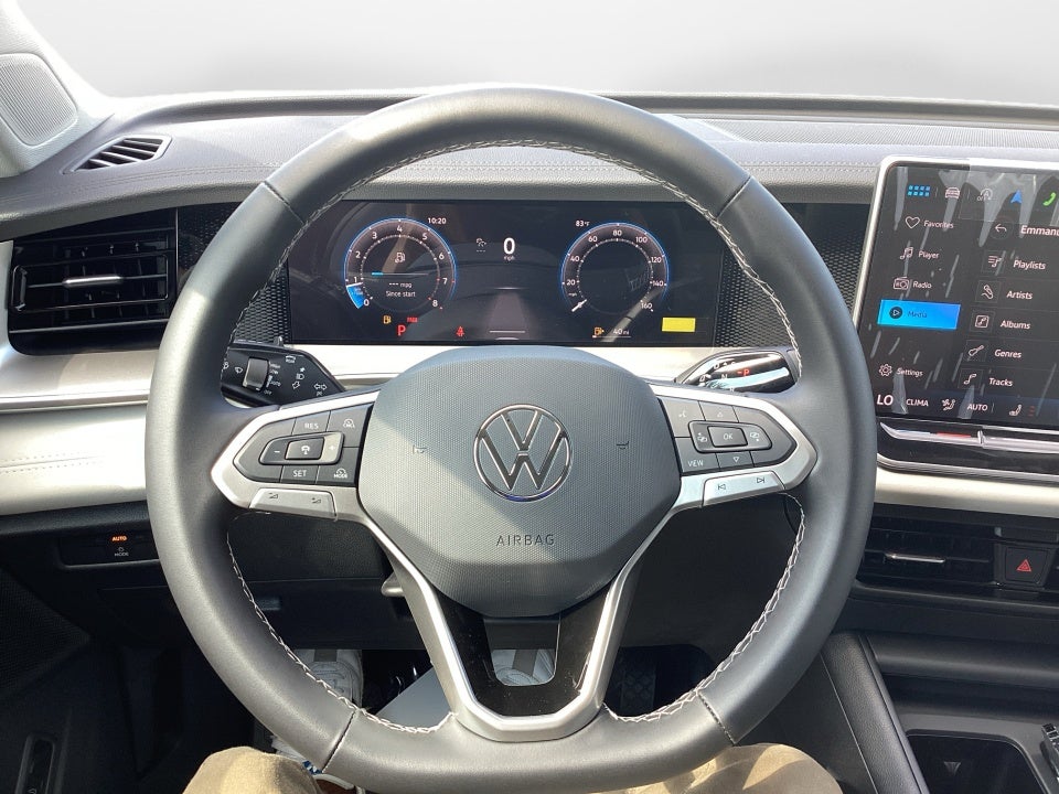 2025 Volkswagen Tiguan 2.0T SE