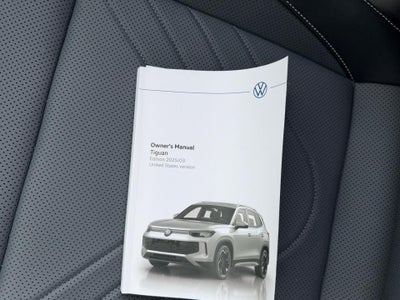 2025 Volkswagen Tiguan SE R-Line Black