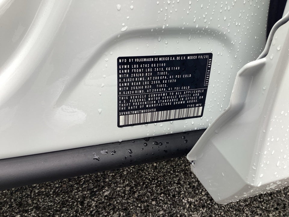 2026 Volkswagen Tiguan SE R-Line Black