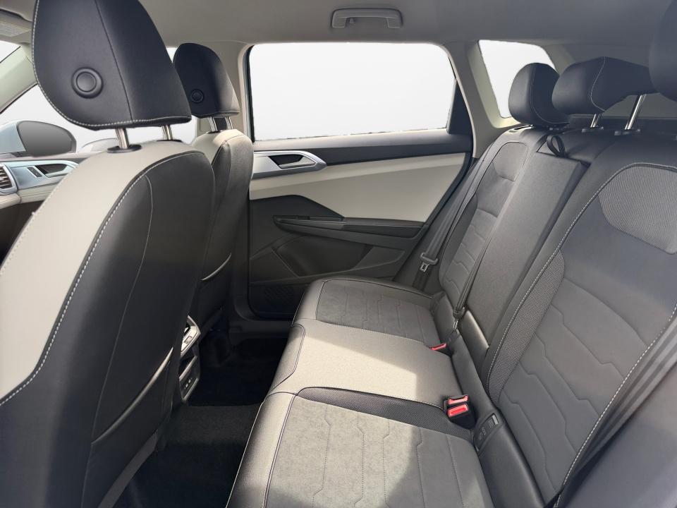 2027 Volkswagen Taos SE