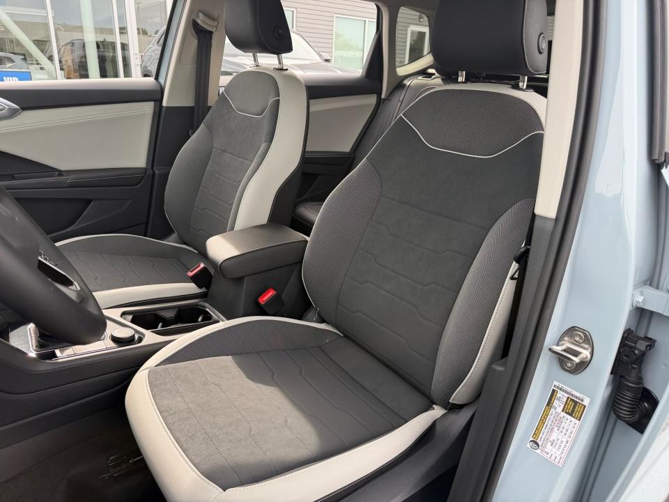 2027 Volkswagen Taos SE