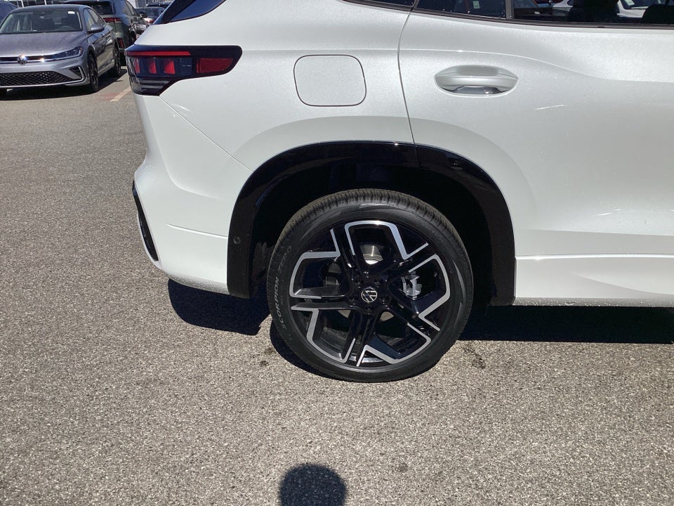 2026 Volkswagen Tiguan SEL R-Line Turbo