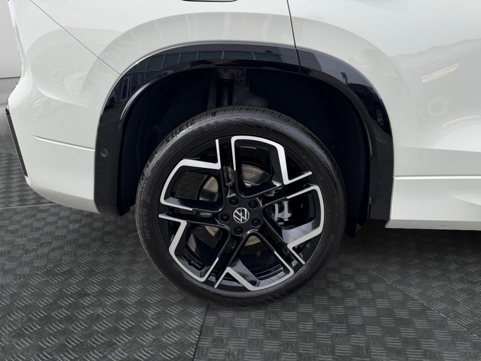 2027 Volkswagen Tiguan SEL R-Line Turbo