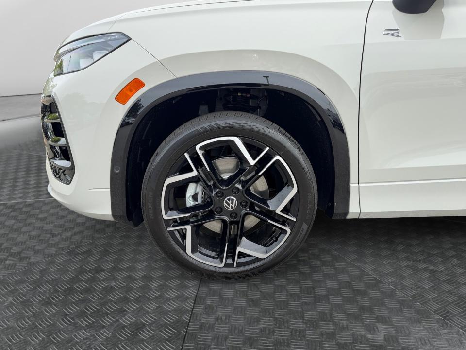 2027 Volkswagen Tiguan SEL R-Line Turbo