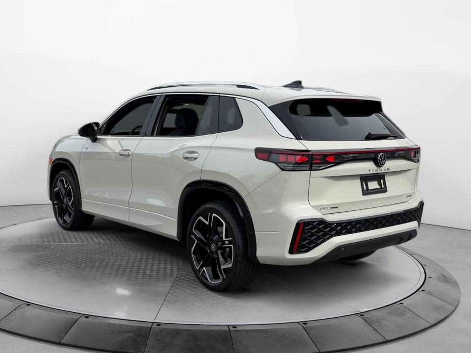2027 Volkswagen Tiguan SEL R-Line Turbo