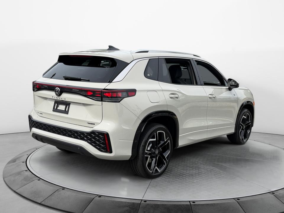 2027 Volkswagen Tiguan SEL R-Line Turbo