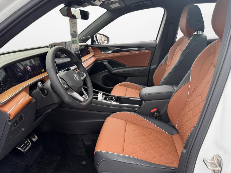 2026 Volkswagen Tiguan SEL R-Line Turbo