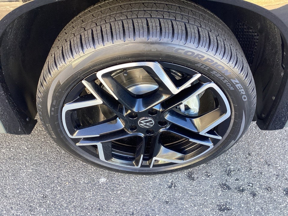 2026 Volkswagen Tiguan SEL R-Line Turbo