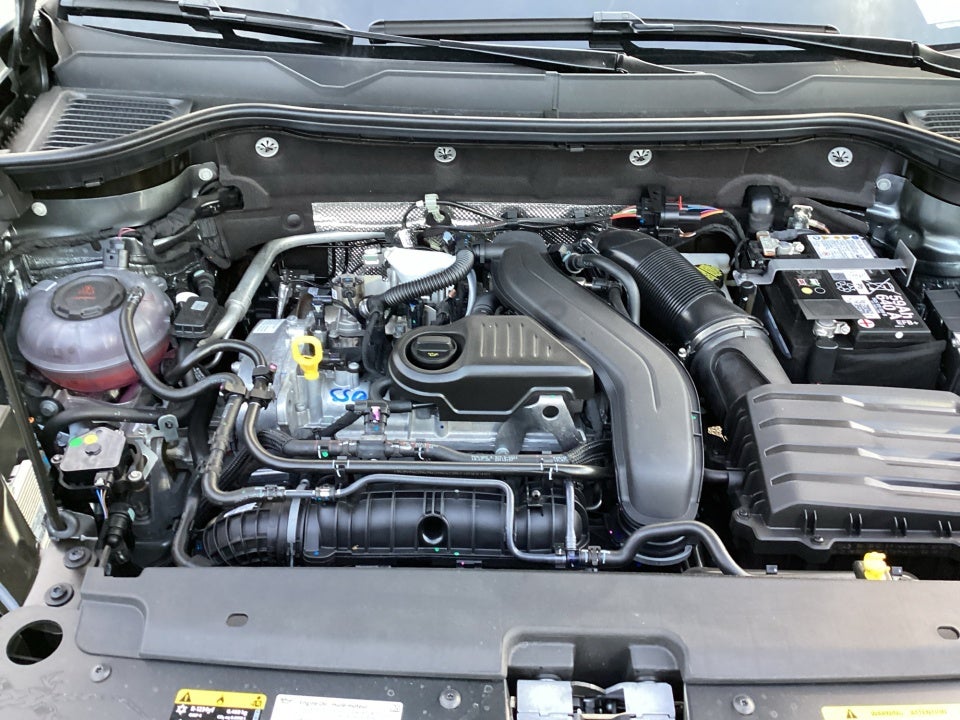 2026 Volkswagen Taos SE