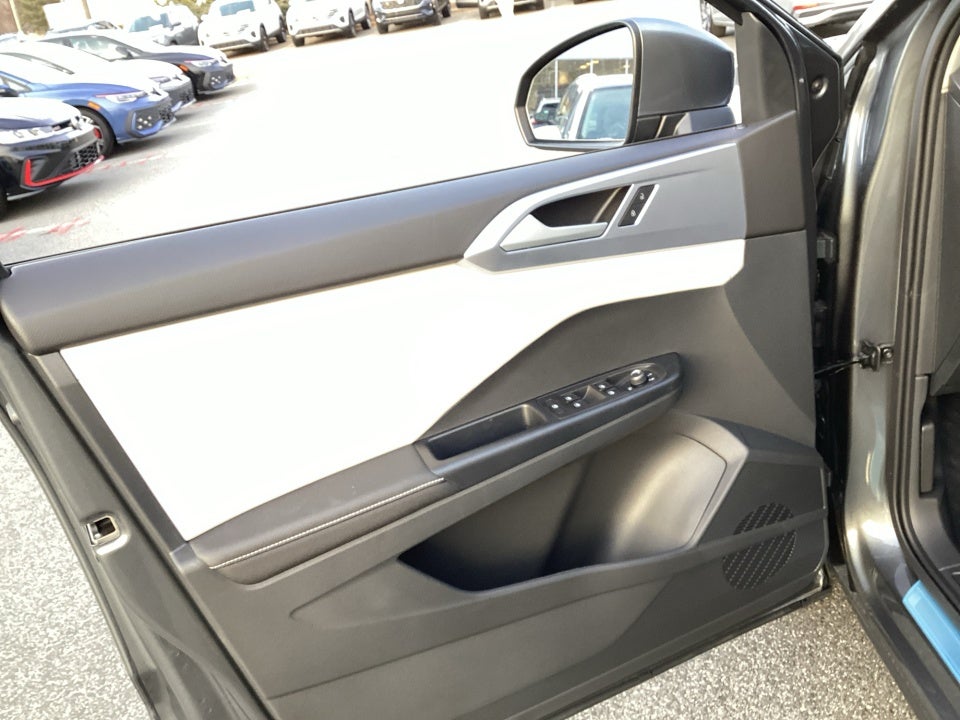 2026 Volkswagen Taos SE