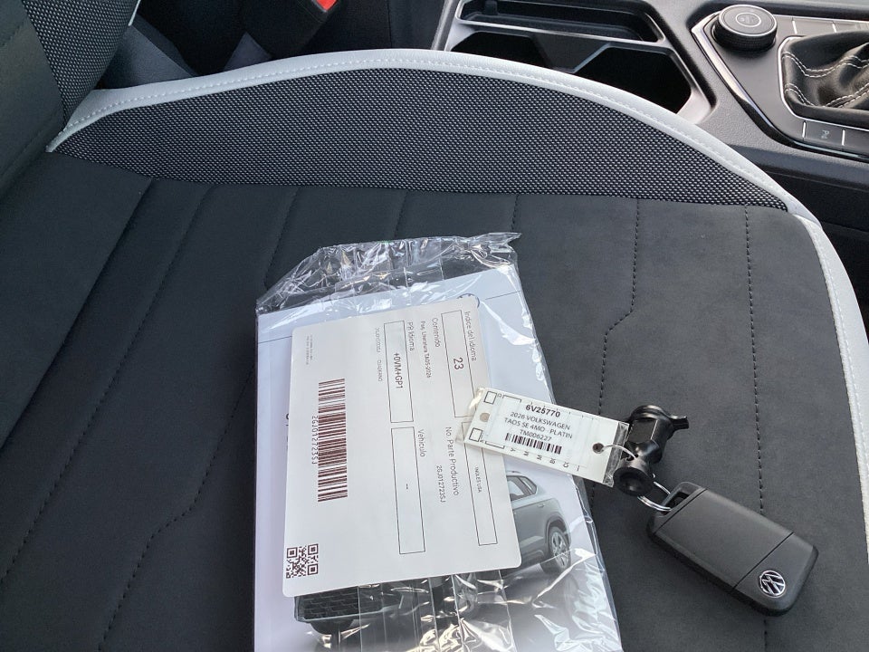 2026 Volkswagen Taos SE