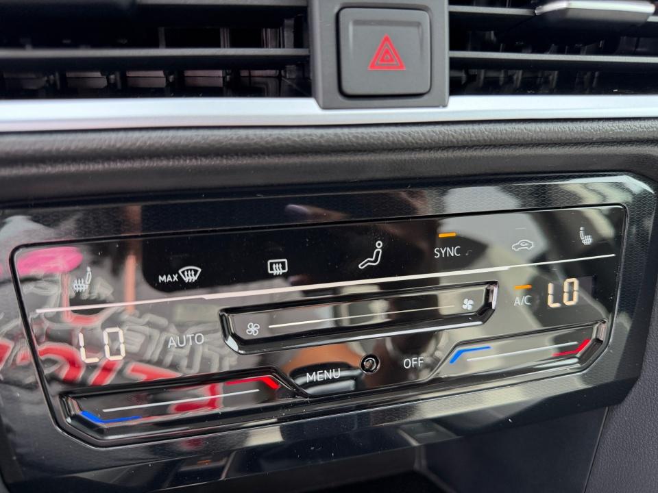 2026 Volkswagen Taos SE