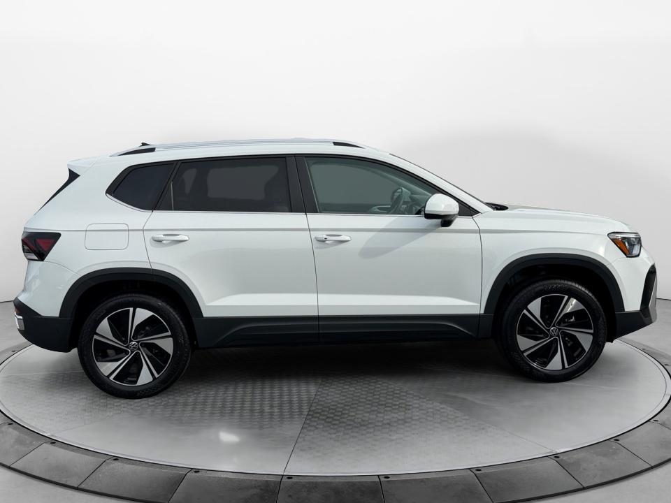 2026 Volkswagen Taos SE