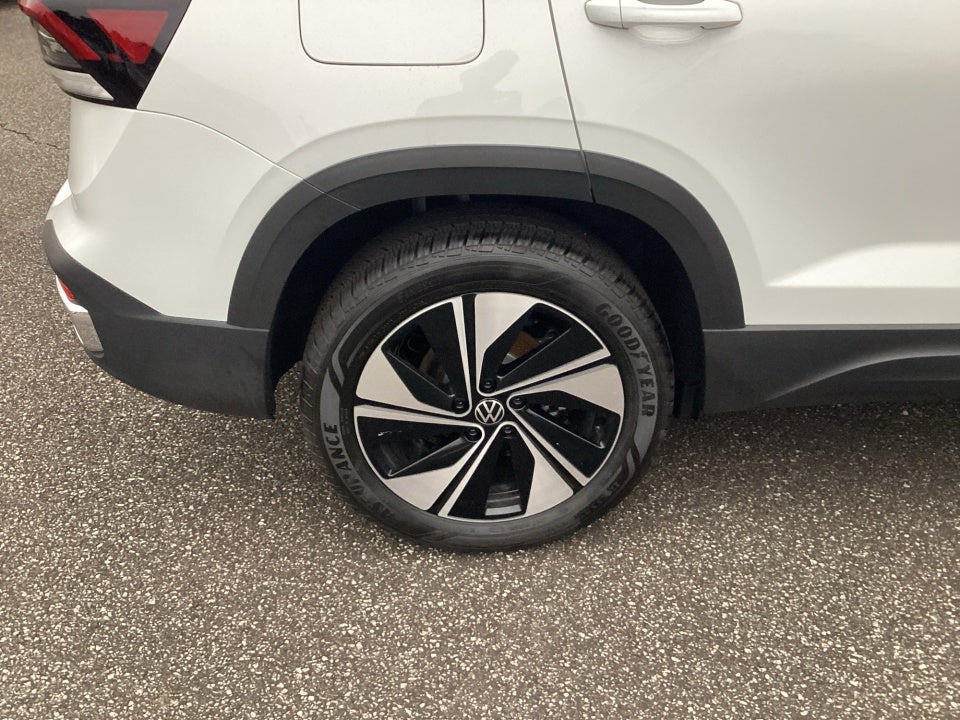 2026 Volkswagen Taos SE